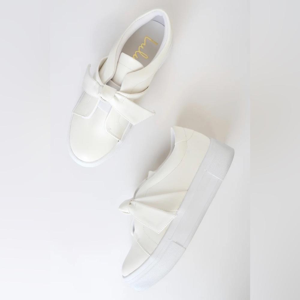 White Sneakers with Bow - Picture 4 of 4